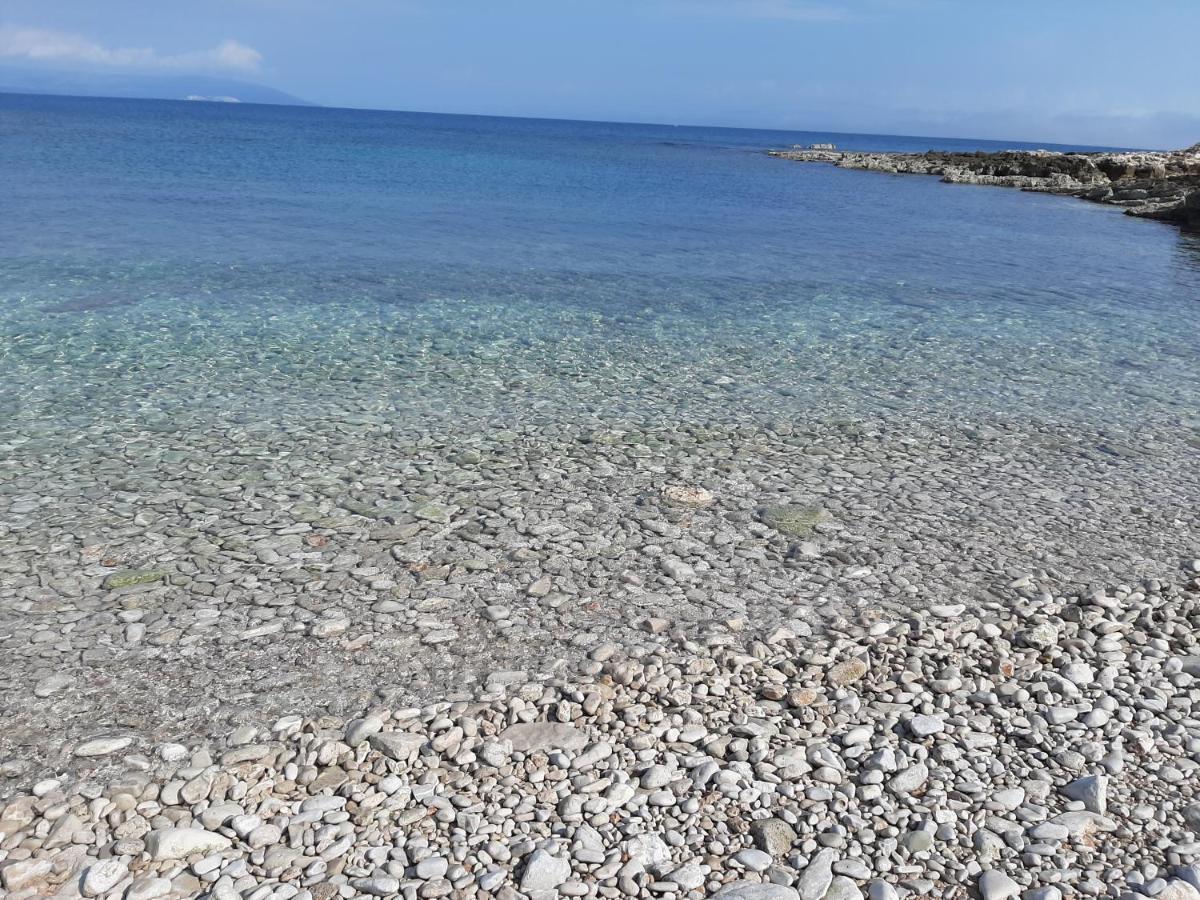 Helles Doppelzimmer Mit Bad, Terrasse Und Pool, Seperater Eingang, Liznjan, Istrien Εξωτερικό φωτογραφία
