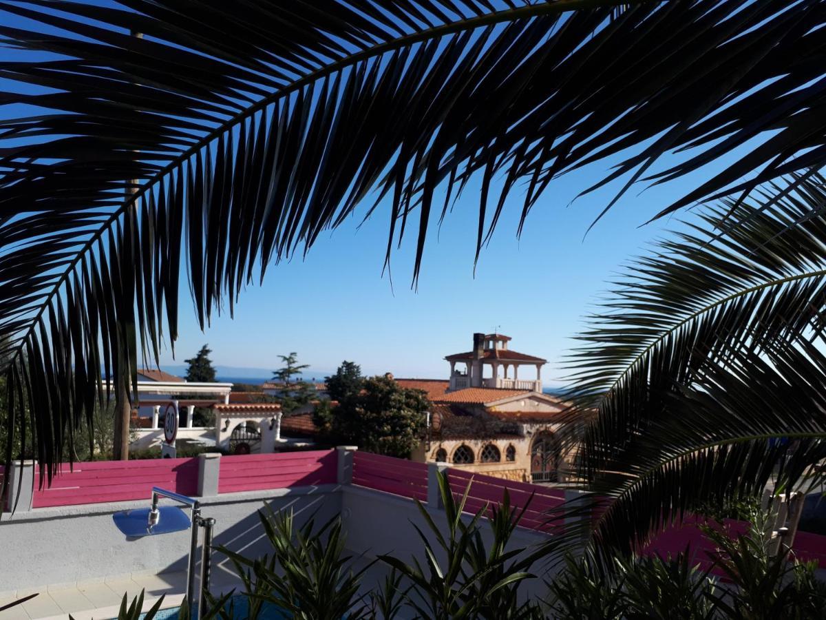 Helles Doppelzimmer Mit Bad, Terrasse Und Pool, Seperater Eingang, Liznjan, Istrien Εξωτερικό φωτογραφία